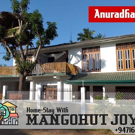 Mangohut Joy Anuradhapura Bagian luar foto